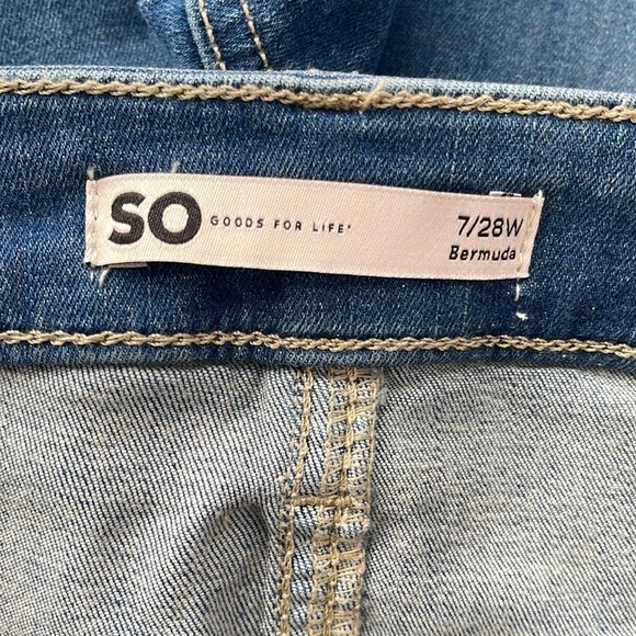 SO Low Rise Bermuda Roll Up Shorts l SIZE 7/28W - Picture 5 of 7